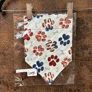NIB Patriotic Americana Paw Dog Bone Print Bandana For  Large or XL Dog.